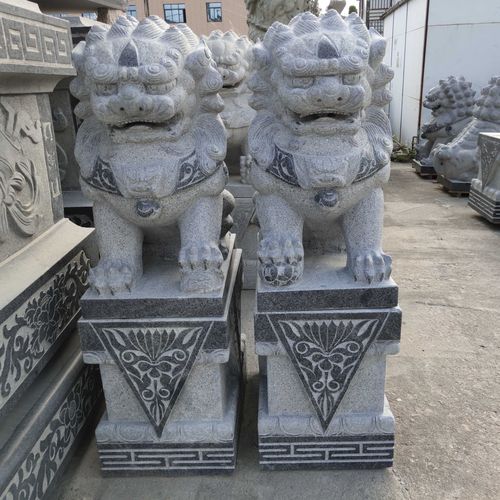 農(nóng)村門口石獅子.jpeg 農(nóng)村門口石獅子.jpeg