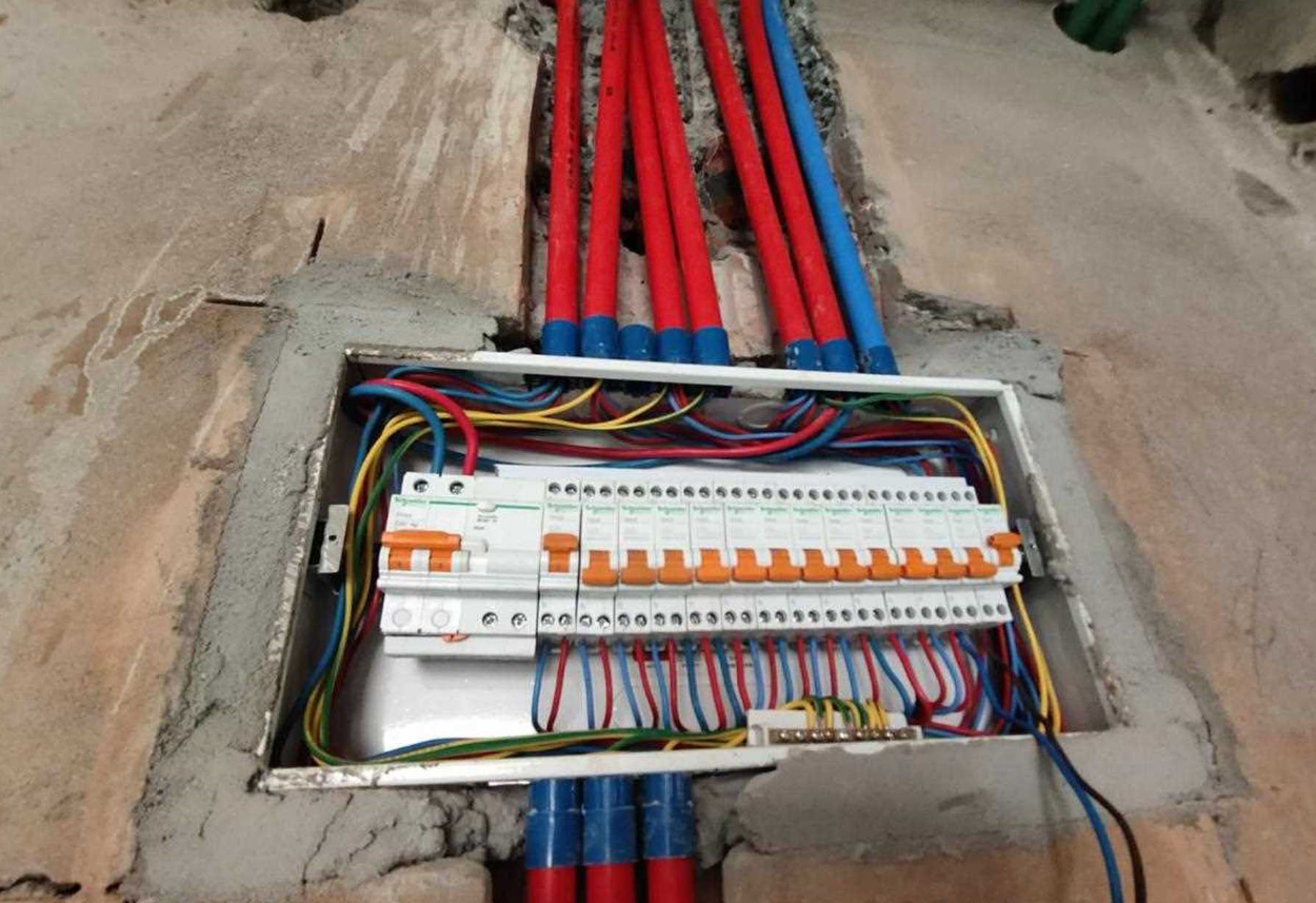 什么是弱電和強(qiáng)電.png 什么是弱電和強(qiáng)電.png